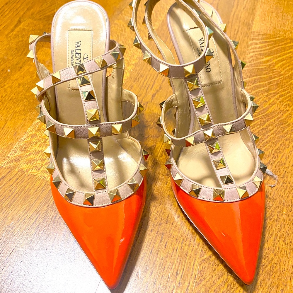 Valentino Rockstud Pump